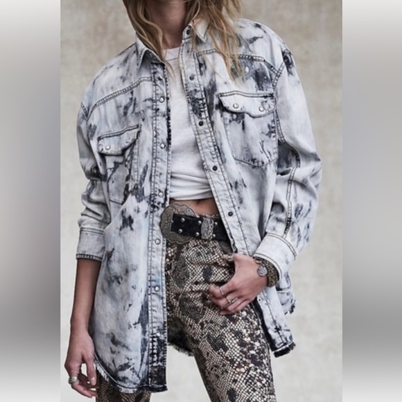 NWOT We The Free Lovestruck Shacket  Acid Washed Blue Snaps Denim Oversized  S - Picture 1 of 9